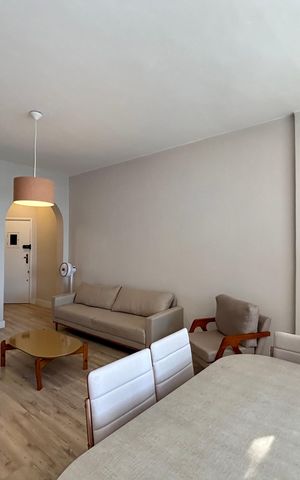 Apartamento à venda com 100m², 3 quartos e sem vaga Apartamento à venda com 100m², 3 quartos e sem vagaSala