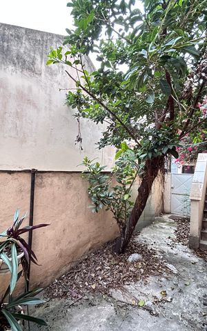 Casa à venda com 66m², 2 quartos e sem vagaQuintal