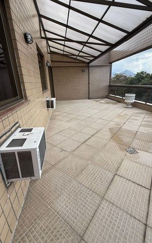 Apartamento à venda com 221m², 4 quartos e 3 vagas Apartamento à venda com 221m², 4 quartos e 3 vagasTerraço
