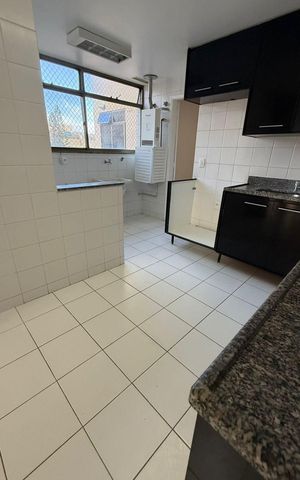 Apartamento à venda com 221m², 4 quartos e 3 vagas Apartamento à venda com 221m², 4 quartos e 3 vagasÁrea de Serviço
