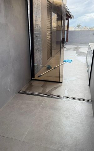 Apartamento à venda com 221m², 4 quartos e 3 vagas Apartamento à venda com 221m², 4 quartos e 3 vagasÁrea Externa