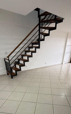 Apartamento à venda com 221m², 4 quartos e 3 vagas Apartamento à venda com 221m², 4 quartos e 3 vagasSala