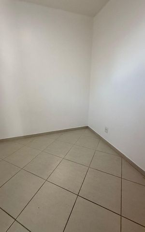 Apartamento à venda com 221m², 4 quartos e 3 vagas Apartamento à venda com 221m², 4 quartos e 3 vagasQuarto de Serviço