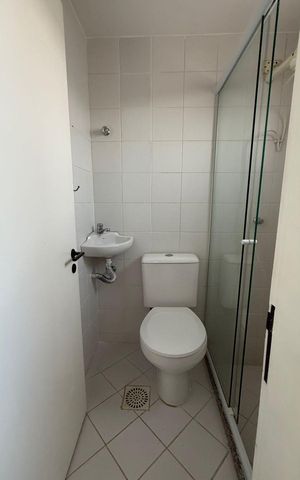 Apartamento à venda com 221m², 4 quartos e 3 vagas Apartamento à venda com 221m², 4 quartos e 3 vagasBanheiro de Serviço