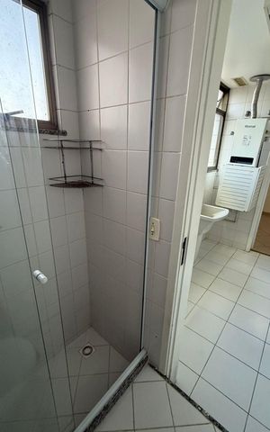 Apartamento à venda com 221m², 4 quartos e 3 vagas Apartamento à venda com 221m², 4 quartos e 3 vagasBanheiro de Serviço