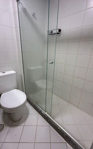 Apartamento à venda com 221m², 4 quartos e 3 vagas Apartamento à venda com 221m², 4 quartos e 3 vagasBanheiro 1