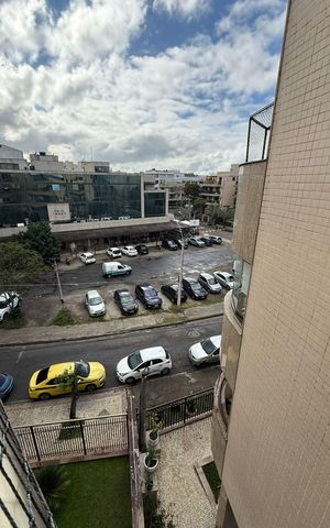 Apartamento à venda com 221m², 4 quartos e 3 vagas Apartamento à venda com 221m², 4 quartos e 3 vagasVista