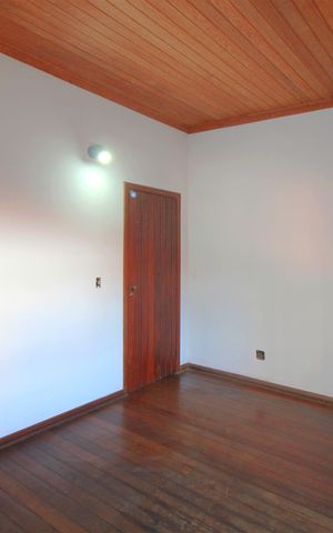 Casa à venda com 793m², 6 quartos e 3 vagasQuarto 1