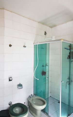 Casa à venda com 793m², 6 quartos e 3 vagasBanheiro