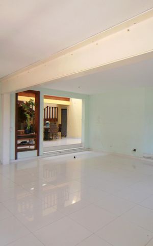 Casa à venda com 793m², 6 quartos e 3 vagasSala