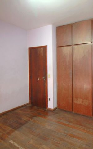 Casa à venda com 793m², 6 quartos e 3 vagasQuarto 2