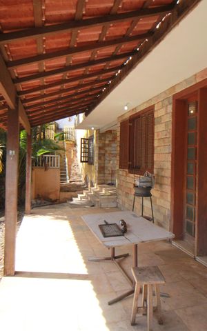 Casa à venda com 793m², 6 quartos e 3 vagasEntrada