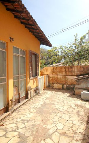 Casa à venda com 793m², 6 quartos e 3 vagasVaranda fundos