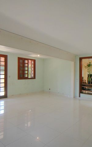 Casa à venda com 793m², 6 quartos e 3 vagasSala