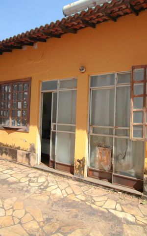 Casa à venda com 793m², 6 quartos e 3 vagasVaranda fundos