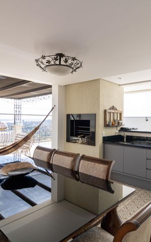 Casa de condomínio à venda com 632m², 4 quartos e 6 vagas Casa de condomínio à venda com 632m², 4 quartos e 6 vagasÁrea gourmet