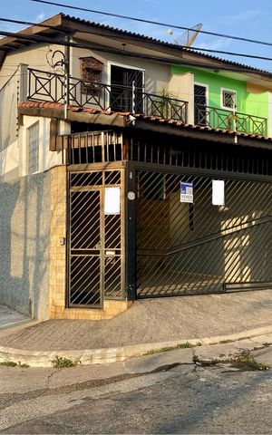 Casa à venda com 110m², 3 quartos e 2 vagas Casa à venda com 110m², 3 quartos e 2 vagasFachada