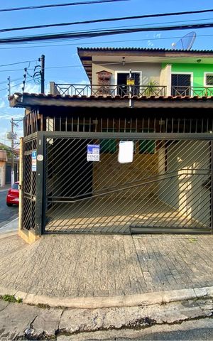 Casa à venda com 110m², 3 quartos e 2 vagas Casa à venda com 110m², 3 quartos e 2 vagasFachada