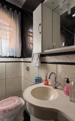 Casa à venda com 162m², 4 quartos e 3 vagasLavabo