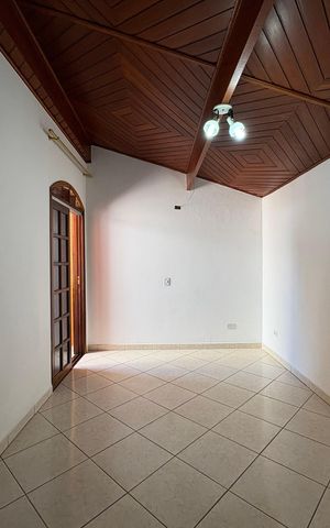 Casa à venda com 162m², 4 quartos e 3 vagasQuarto 2