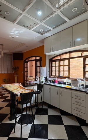 Casa à venda com 162m², 4 quartos e 3 vagasCozinha