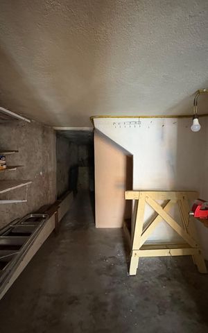 Casa à venda com 162m², 4 quartos e 3 vagasPorão