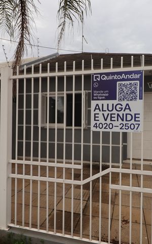 Casa à venda com 67m², 2 quartos e 2 vagasFachada