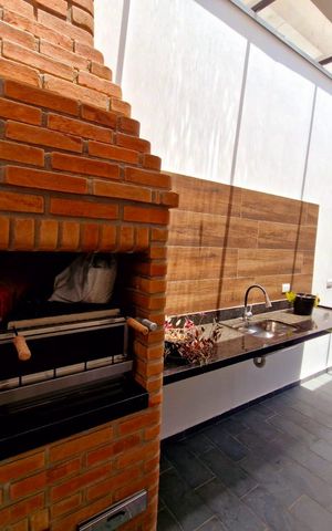 Casa à venda com 249m², 3 quartos e 2 vagas Casa à venda com 249m², 3 quartos e 2 vagasChurrasqueira