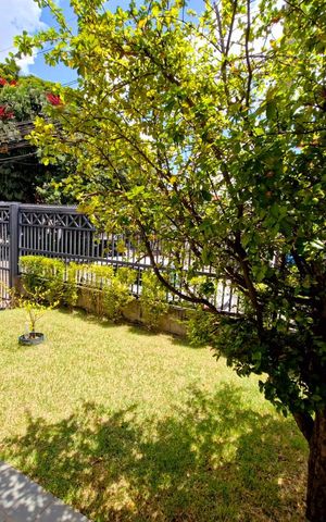 Casa à venda com 249m², 3 quartos e 2 vagas Casa à venda com 249m², 3 quartos e 2 vagasÁrea Externa
