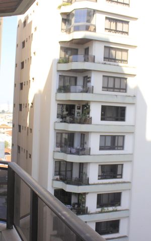 Apartamento à venda com 153m², 4 quartos e 2 vagasVaranda da suíte
