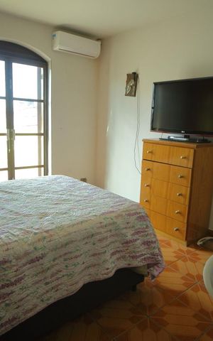 Casa à venda com 195m², 3 quartos e 2 vagasSuíte 