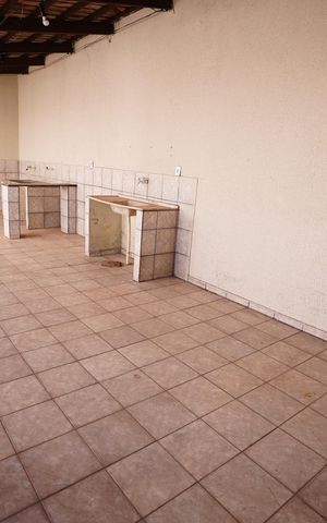 Casa para alugar com 360m², 5 quartos e 7 vagas Casa para alugar com 360m², 5 quartos e 7 vagasÁrea Externa