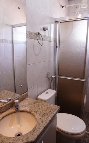 Casa para alugar com 360m², 5 quartos e 7 vagas Casa para alugar com 360m², 5 quartos e 7 vagasBanheiro da Suíte 2