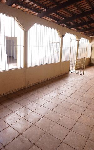 Casa para alugar com 360m², 5 quartos e 7 vagas Casa para alugar com 360m², 5 quartos e 7 vagasÁrea Externa