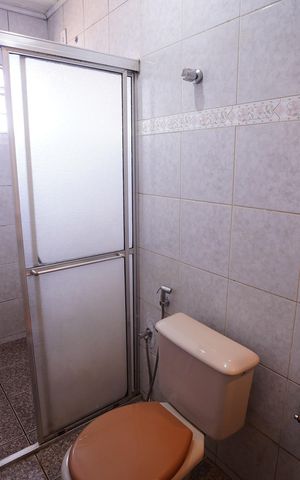 Casa para alugar com 360m², 5 quartos e 7 vagas Casa para alugar com 360m², 5 quartos e 7 vagasBanheiro da Suíte 1