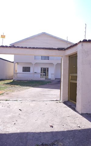 Casa para alugar com 360m², 5 quartos e 7 vagas Casa para alugar com 360m², 5 quartos e 7 vagasFachada