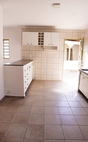 Casa para alugar com 360m², 5 quartos e 7 vagas Casa para alugar com 360m², 5 quartos e 7 vagasCozinha