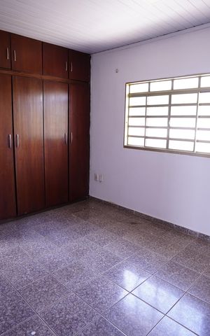 Casa para alugar com 360m², 5 quartos e 7 vagas Casa para alugar com 360m², 5 quartos e 7 vagasSuíte 2
