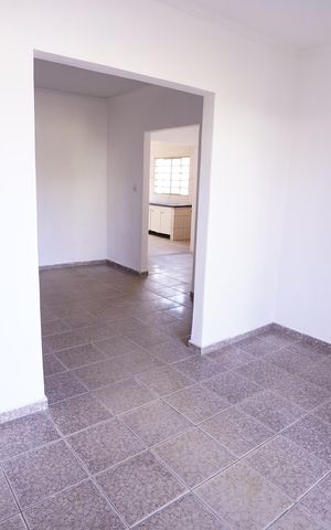 Casa para alugar com 360m², 5 quartos e 7 vagas Casa para alugar com 360m², 5 quartos e 7 vagasSala