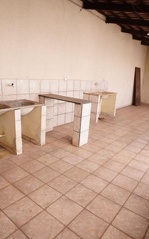 Casa para alugar com 360m², 5 quartos e 7 vagas Casa para alugar com 360m², 5 quartos e 7 vagasÁrea de Serviço