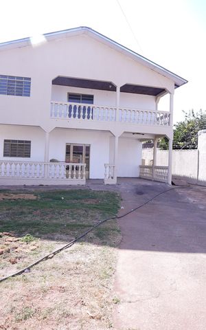 Casa para alugar com 360m², 5 quartos e 7 vagas Casa para alugar com 360m², 5 quartos e 7 vagasFachada