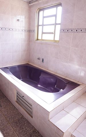 Casa para alugar com 360m², 5 quartos e 7 vagas Casa para alugar com 360m², 5 quartos e 7 vagasBanheiro da Suíte 2