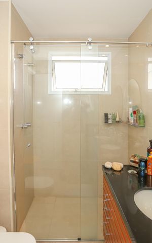 Apartamento à venda com 162m², 3 quartos e 3 vagas Apartamento à venda com 162m², 3 quartos e 3 vagasBanheiro da Suíte 1