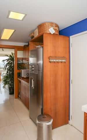 Apartamento à venda com 162m², 3 quartos e 3 vagas Apartamento à venda com 162m², 3 quartos e 3 vagasCozinha