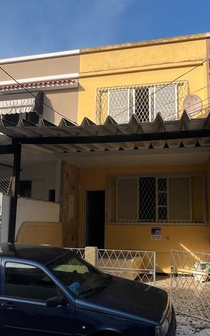 Casa de condomínio à venda com 70m², 2 quartos e 1 vaga Casa de condomínio à venda com 70m², 2 quartos e 1 vagaFachada