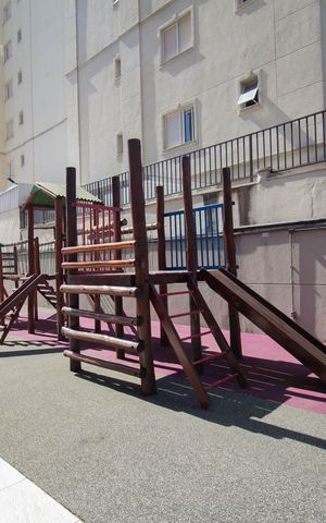 Apartamento à venda com 75m², 3 quartos e 2 vagas Apartamento à venda com 75m², 3 quartos e 2 vagasÁrea comum - Playground