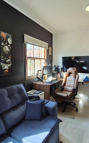 Casa à venda com 204m², 4 quartos e 2 vagas Casa à venda com 204m², 4 quartos e 2 vagasQuarto 2