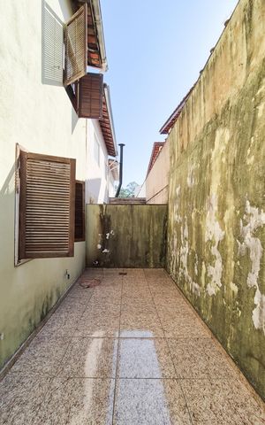 Casa à venda com 204m², 4 quartos e 2 vagas Casa à venda com 204m², 4 quartos e 2 vagasQuintal