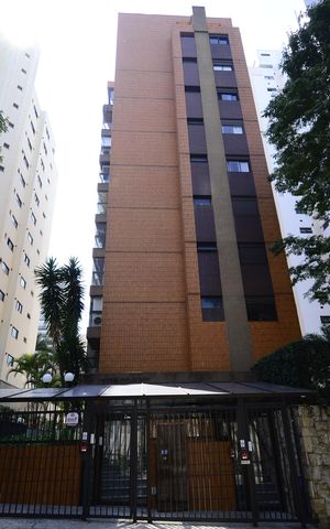 Apartamento à venda com 120m², 3 quartos e 2 vagasFachada