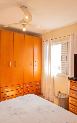 Casa de condomínio à venda com 180m², 3 quartos e 2 vagas Casa de condomínio à venda com 180m², 3 quartos e 2 vagasQuarto 1